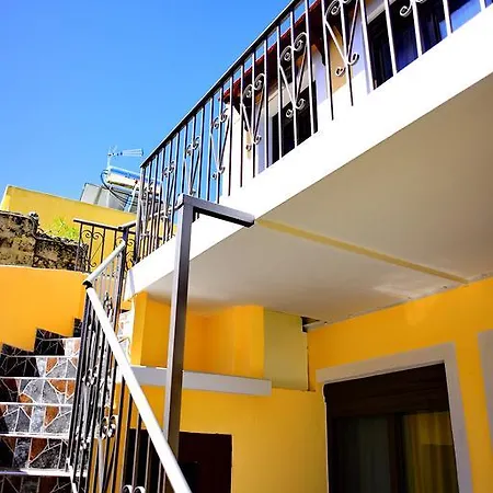 Olympos בית הארחה 2*