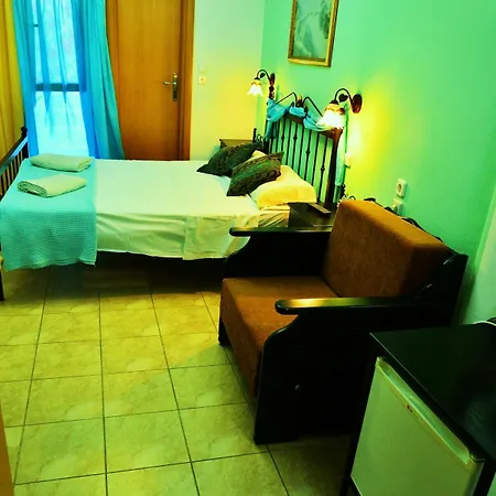 Olympos בית הארחה 2*